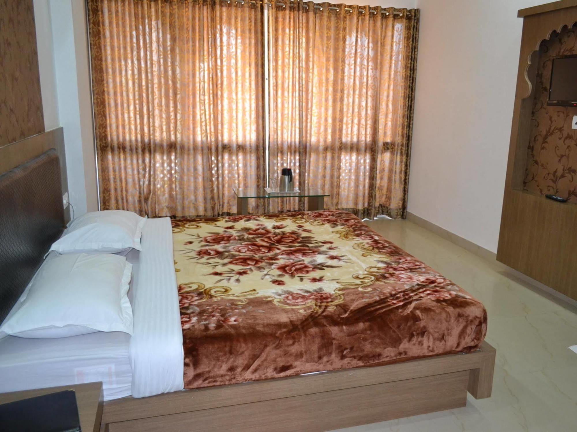 Hotel J M D Palace Udaipur Dış mekan fotoğraf